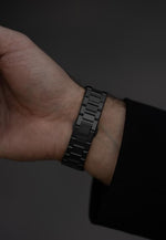 Load image into Gallery viewer, Apple watch case - Black with metal bracelet - ZIVRRI.COM
