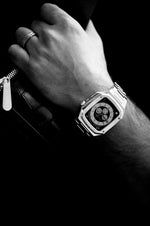 Load image into Gallery viewer, Apple Watch  Case - Steel Bracelet - ZIVRRI.COM
