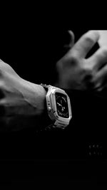 Load image into Gallery viewer, Apple Watch  Case - Steel Bracelet - ZIVRRI.COM
